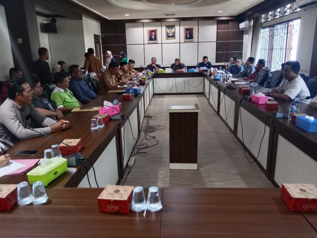RDP Komisi II DPRD Tebo menyerap aspirasi BHL PT. TPIL menuntut dana kompensasi