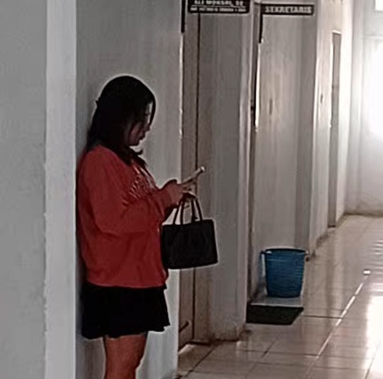 Sat.Pol PP Tebo Amankan Lima Pria dan LC Konsumsi Minol di Kafe BN