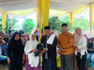 Momentum Maulid Nabi, Liga Marisa Bagikan Ratusan Masker dan Sembako untuk Warga Mengupeh dan Muara Kilis